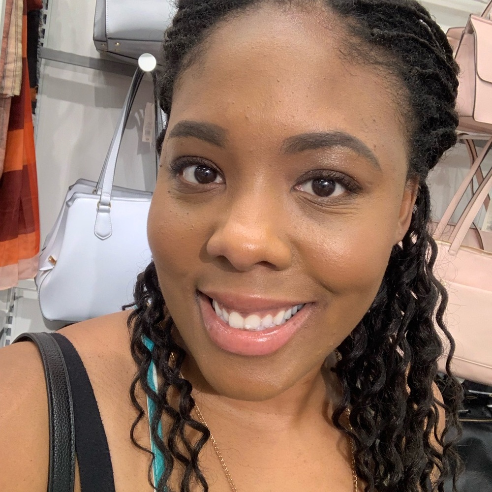 Meet your Posher, Ashley